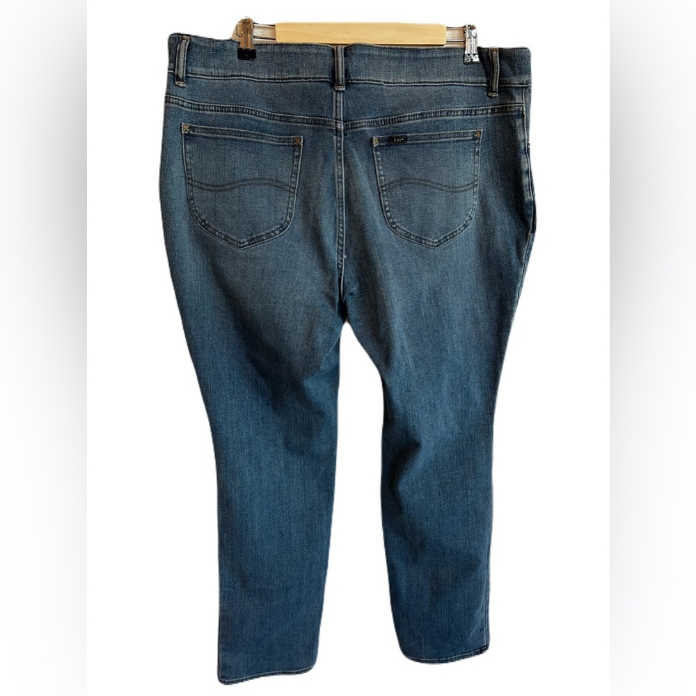 Riders by Lee Womenβs 2X Cropped Jeans β Dark Wash ππ - Picture 3 of 11